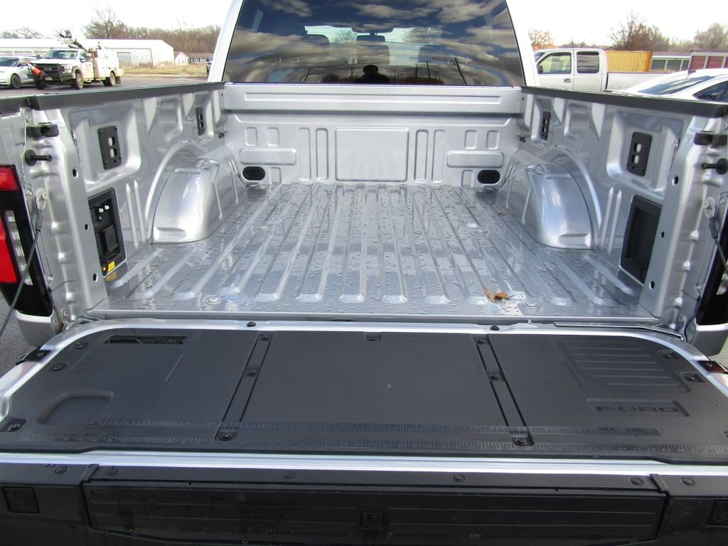 2025 Ford F-150 Lightning Flash - Photo 30