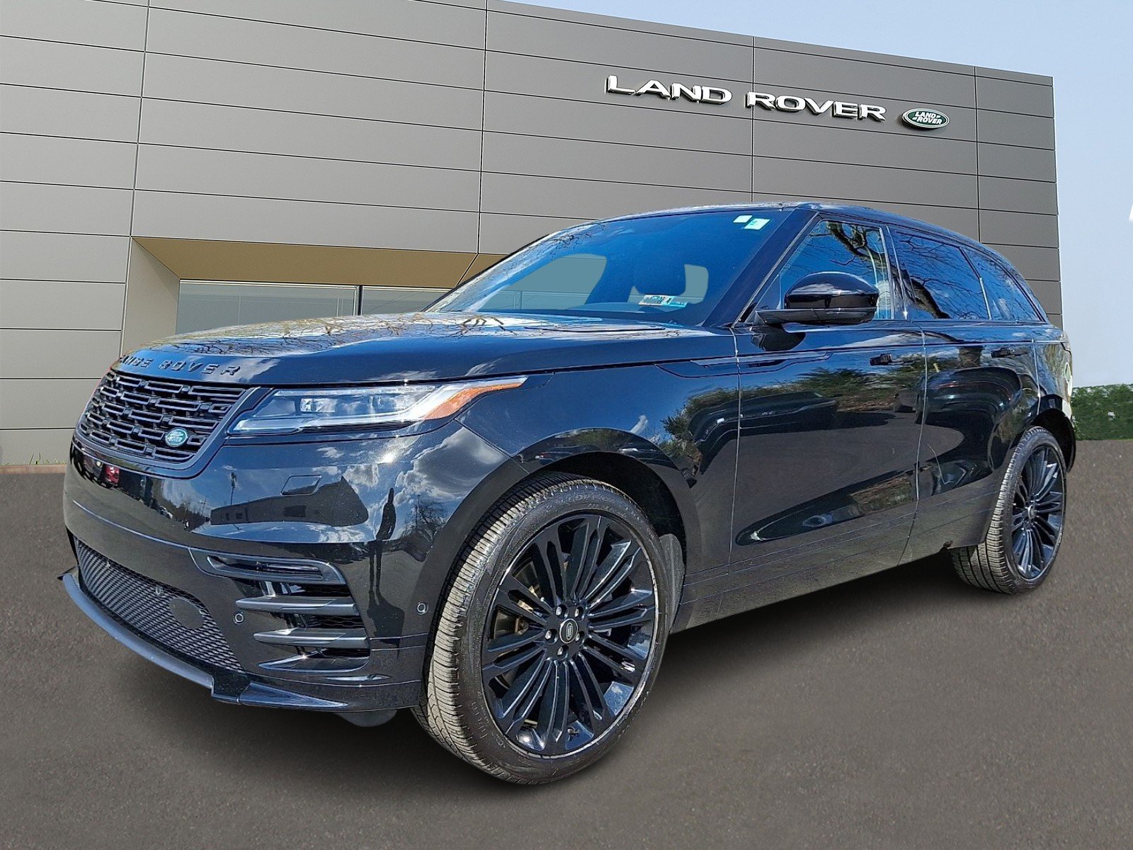 2026 Land Rover Range Rover Velar Dynamic SE