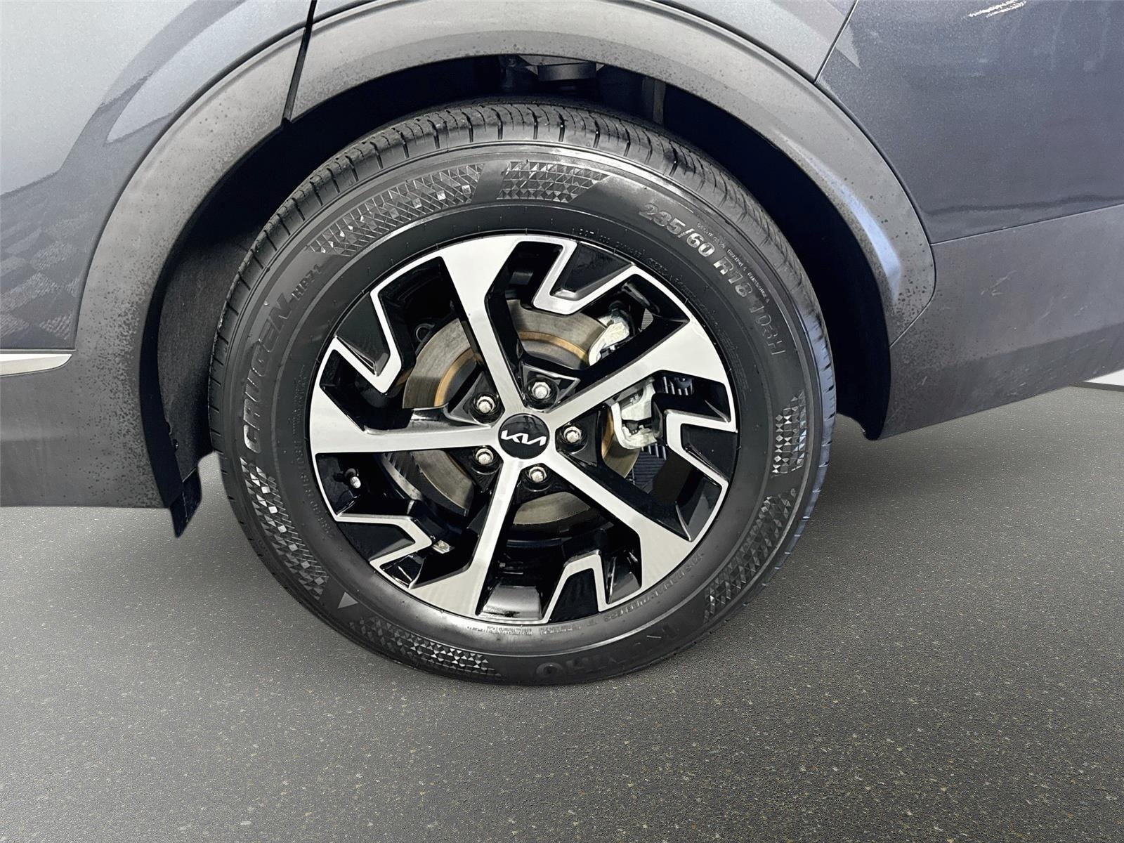 Used 2023 Gravity Gray Kia EX image 31