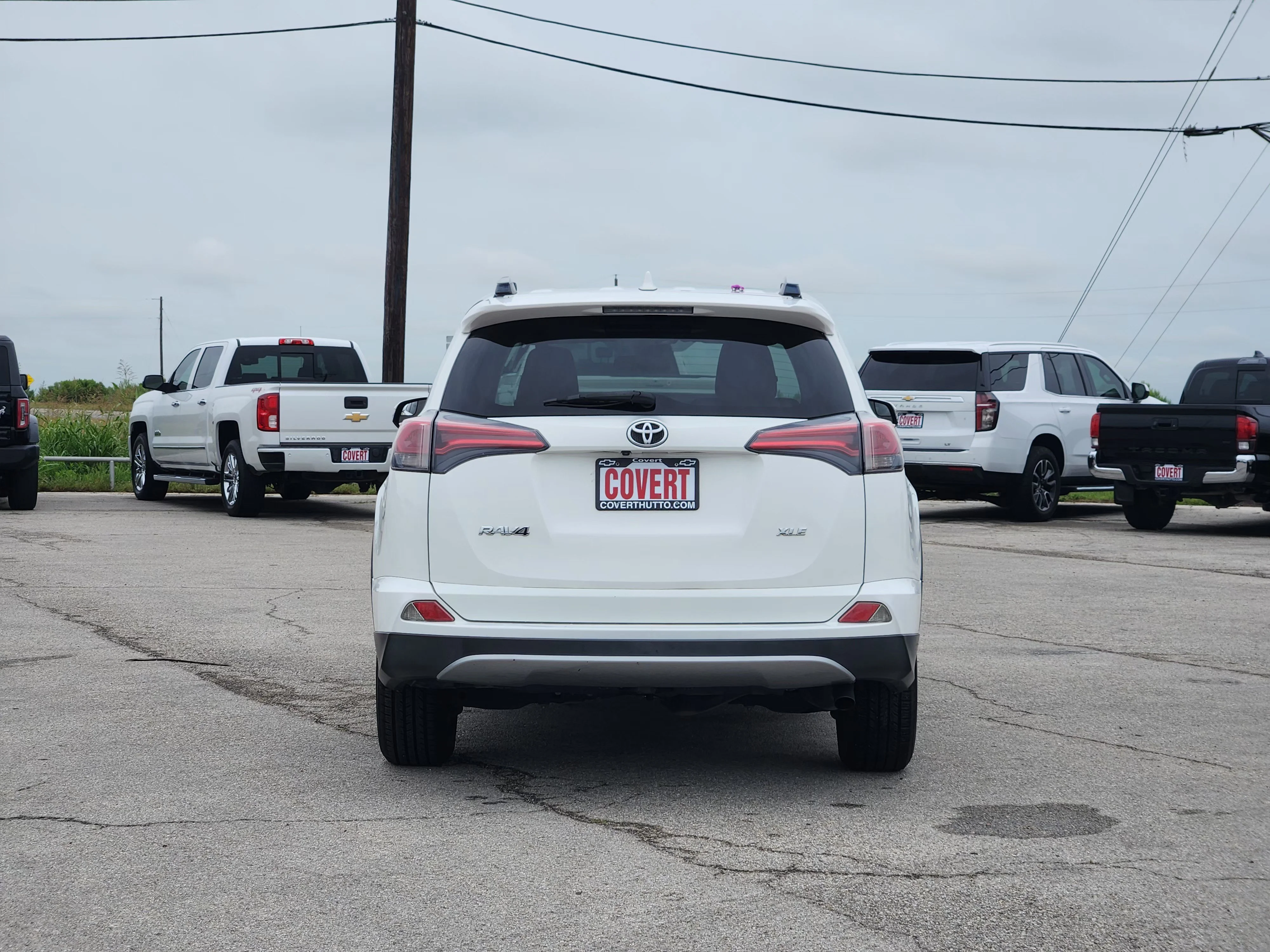Used 2017  Toyota XLE image 6