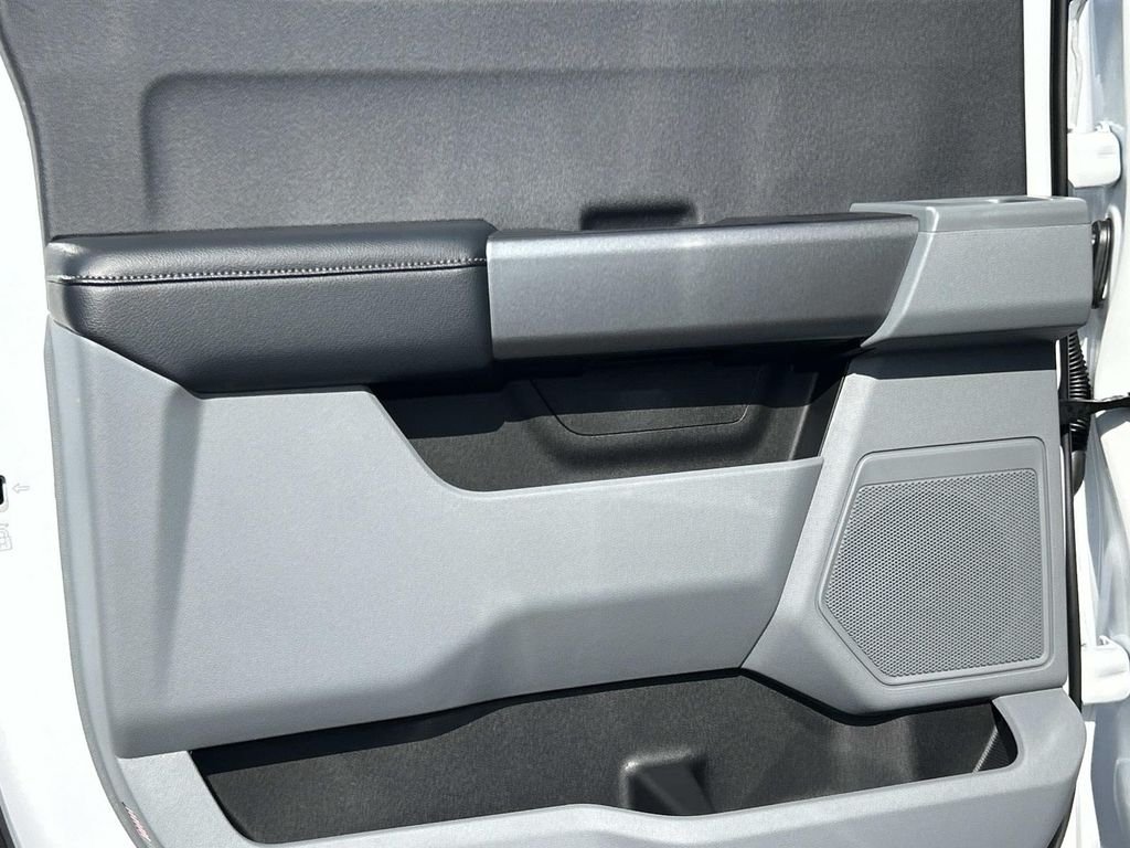 New 2027 Oxford White Ford F-250® XL image 14