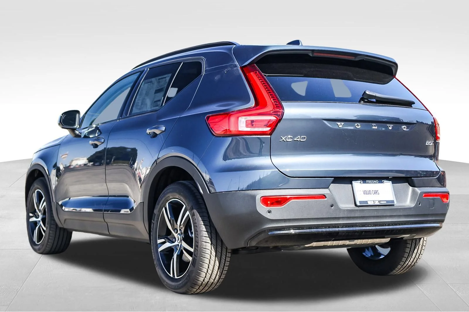 2026 Volvo XC40 Core - Photo 8