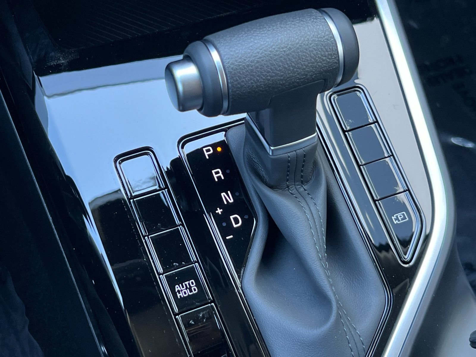 New 2026 Interstellar Gray Kia LX image 22