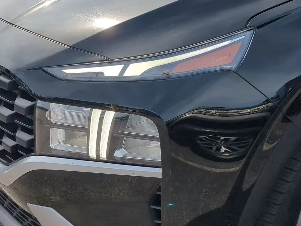 Used 2023 Black Hyundai SEL image 7
