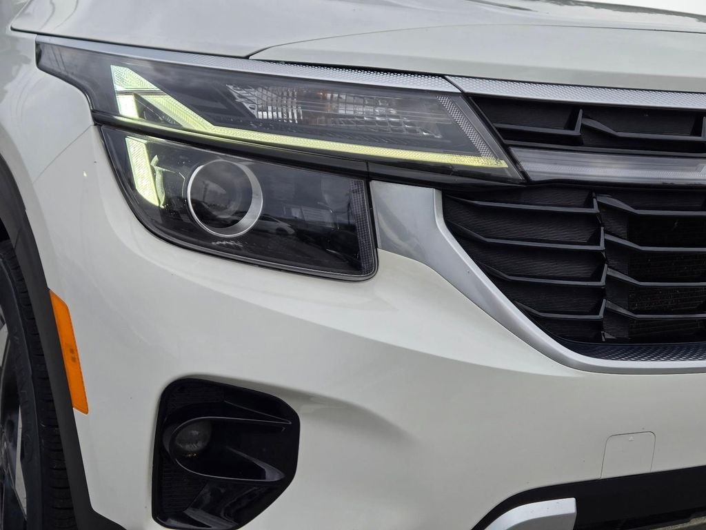 Used 2024 White Kia EX image 2