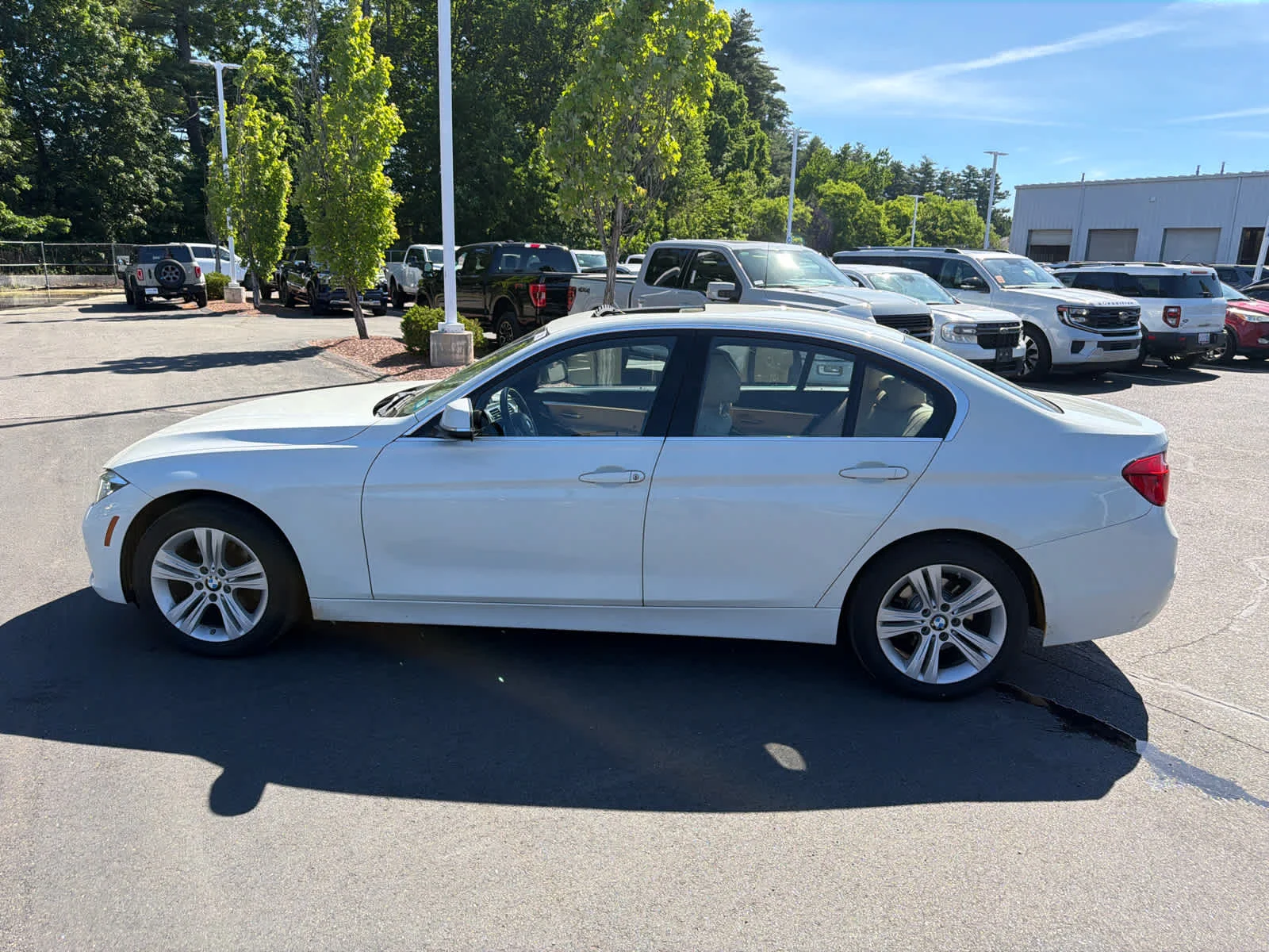 Used 2018 Alpine White BMW 328d xDrive image 8