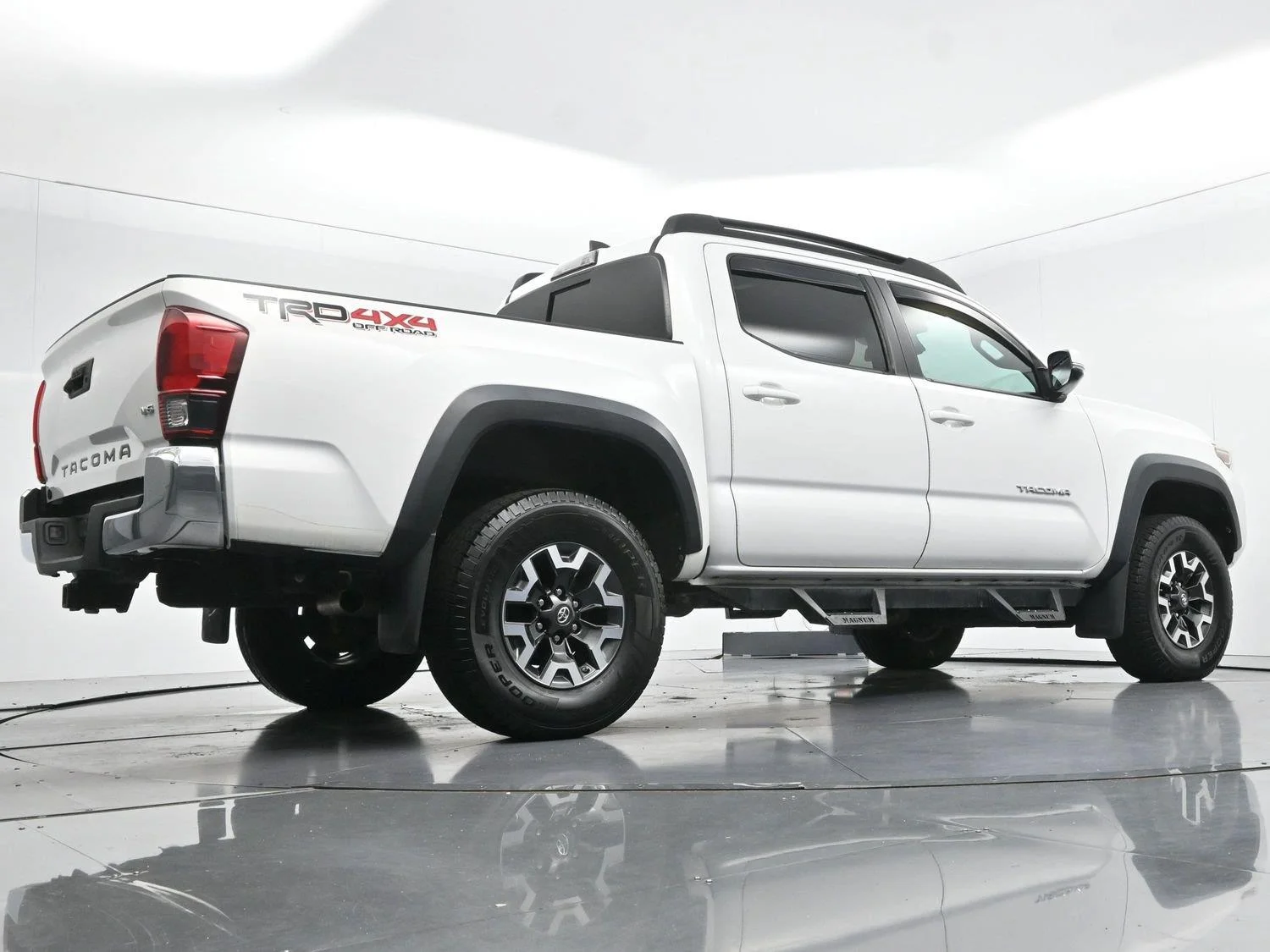 Used 2018 Super White Toyota TRD Off Road image 48