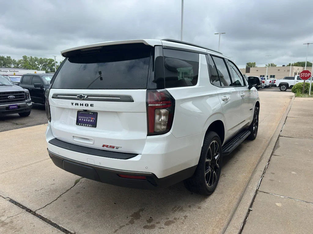 Used 2021 Summit White Chevrolet RST image 9