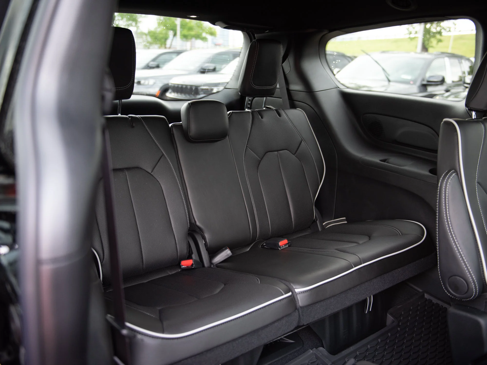 New 2027 Black Chrysler Limited* AWD image 26