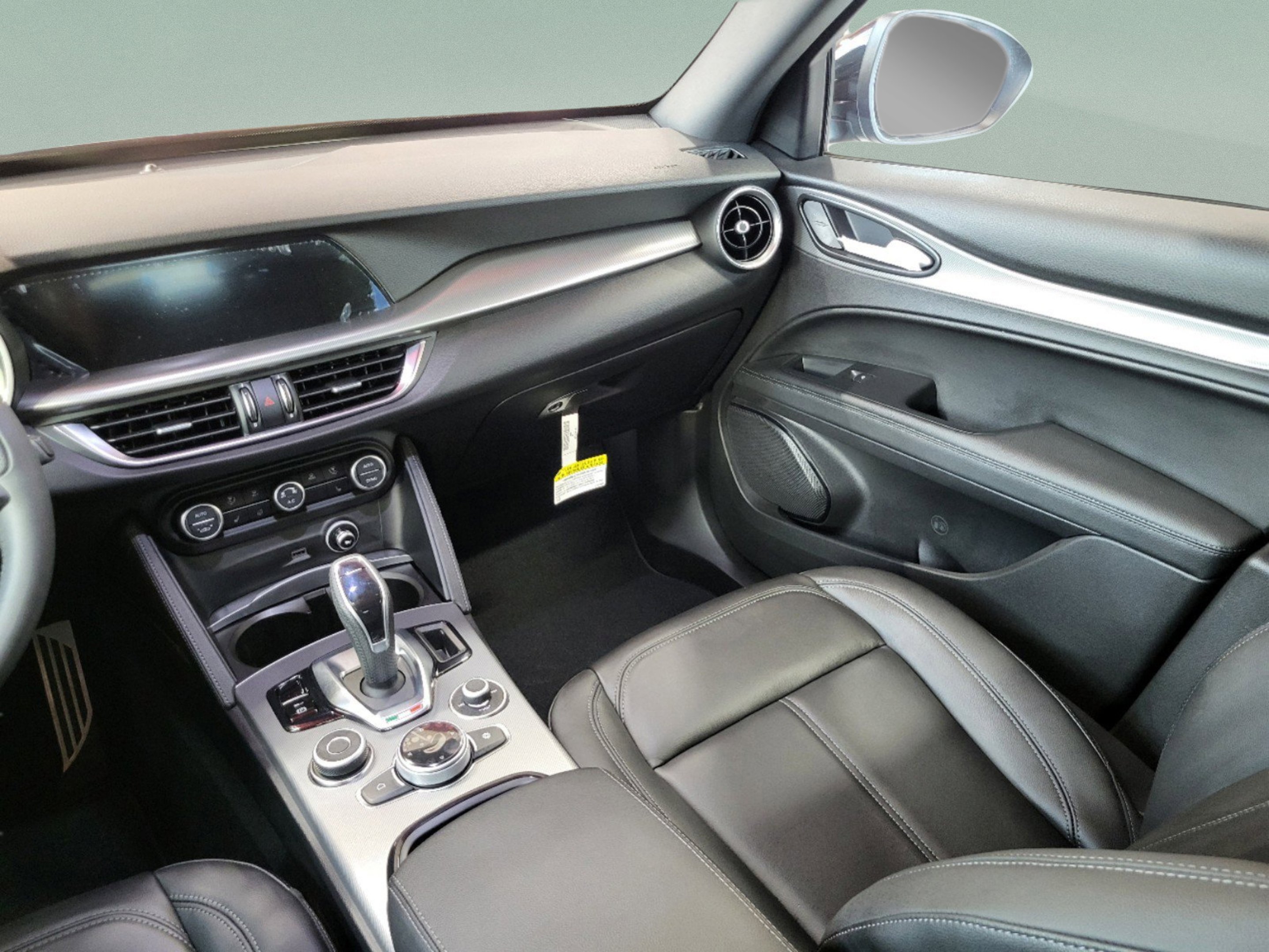 New 2025 Vulcano Black Metallic Alfa Romeo SPRINT image 17