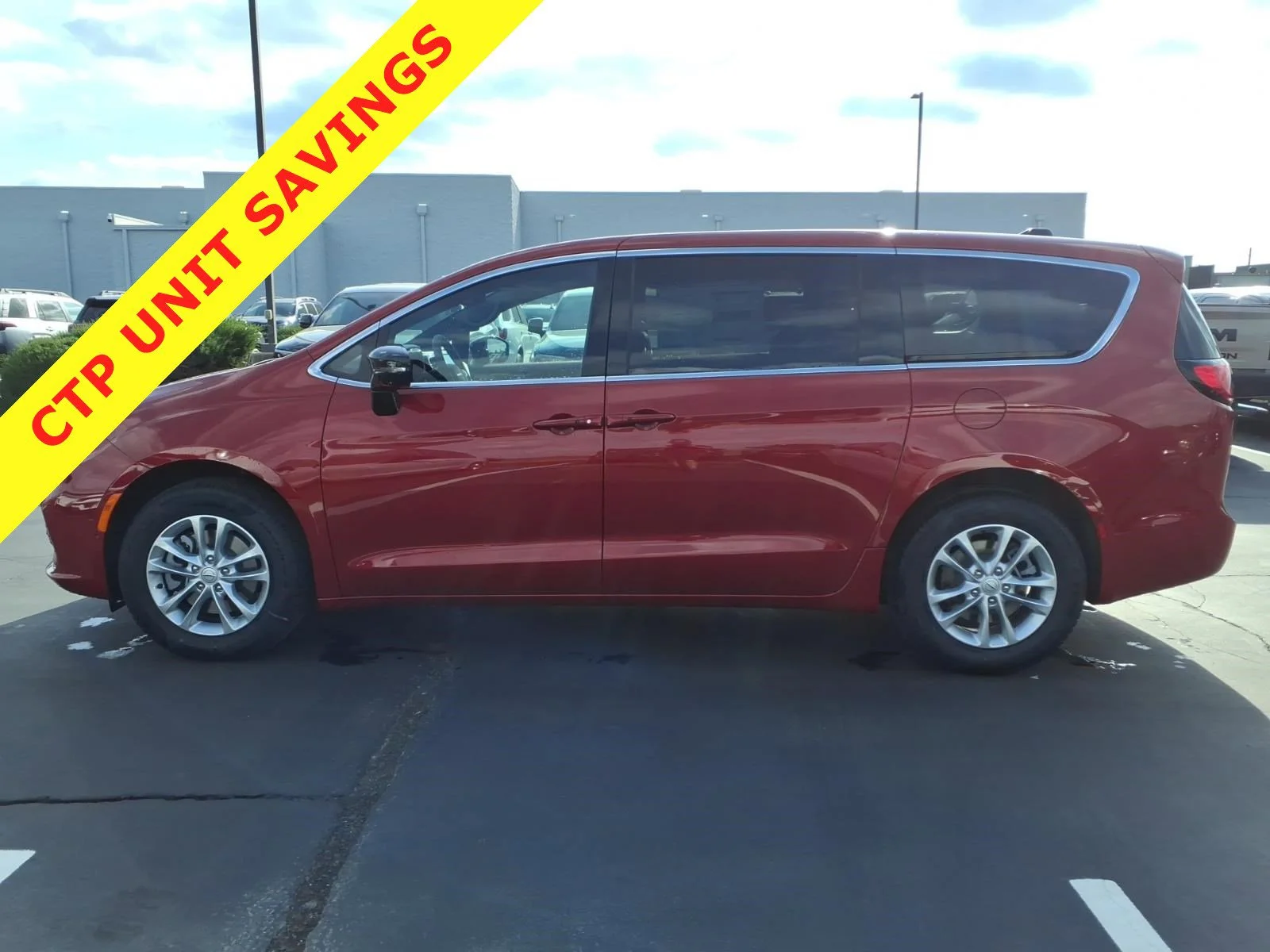 New 2026 Red Hot Pearl-Coat Exterior Paint Chrysler Select image 3