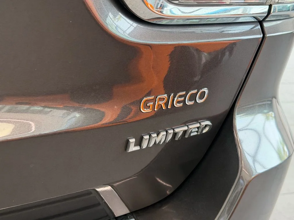 Used 2018 Gray Jeep Limited image 16