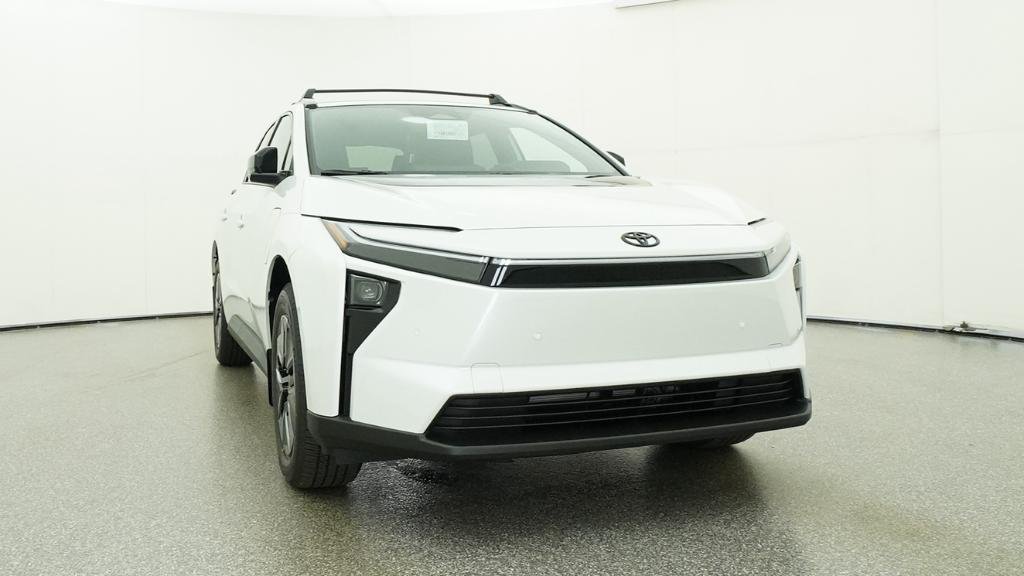 New 2026 WINDCHILL PEARL Toyota XLE image 55