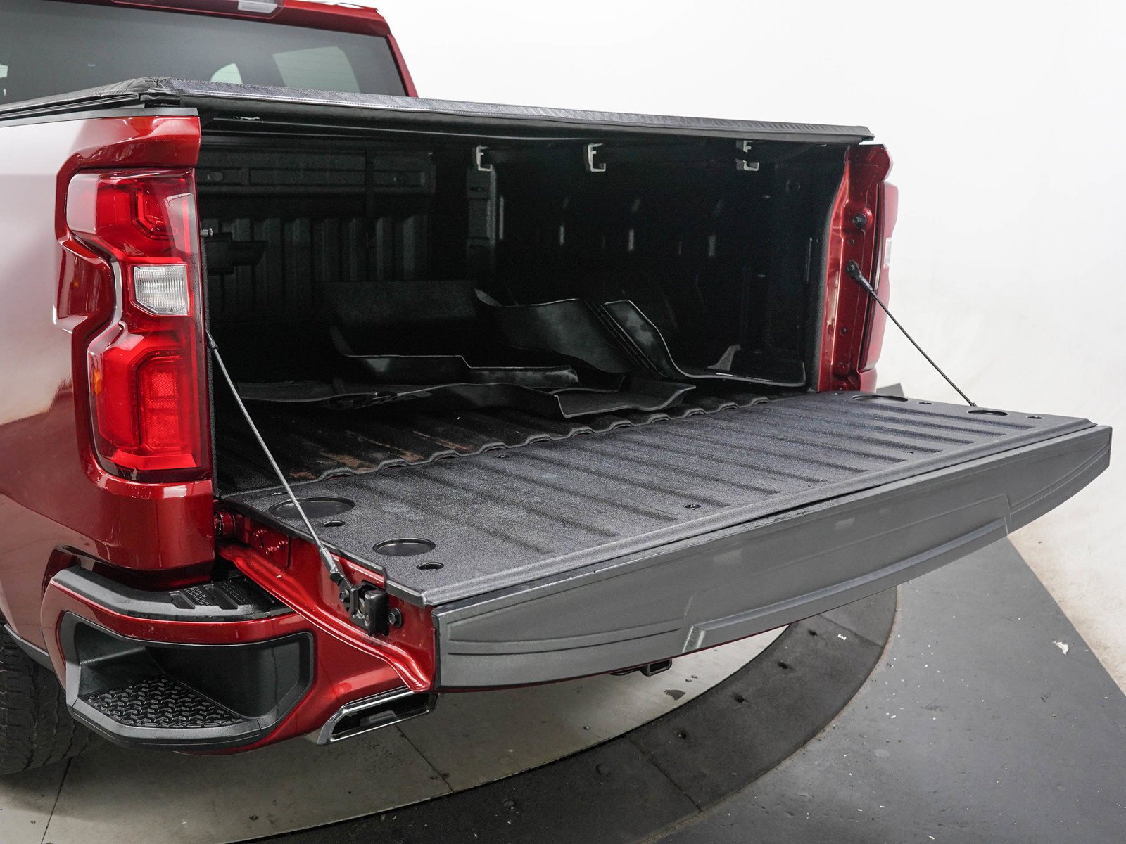 Used 2021 CHERRY RED TINTCOAT Chevrolet RST image 9