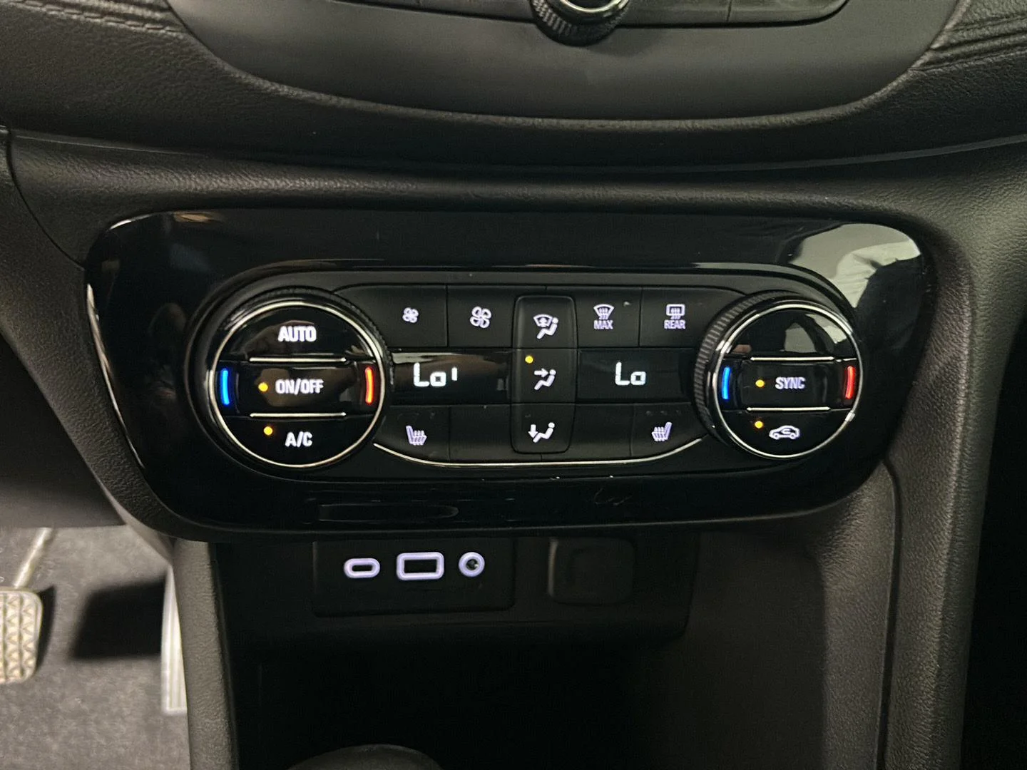 Used 2021 Ebony Twilight Metallic Buick Select image 21