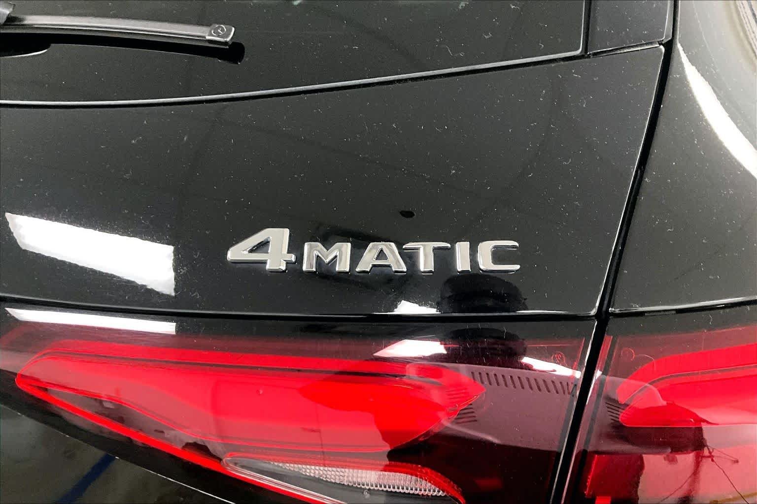 Certified Used 2023 Black Mercedes-Benz GLC 300 image 10