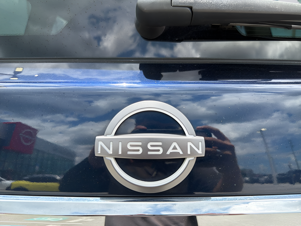 Used 2021 Blue Nissan Platinum image 48
