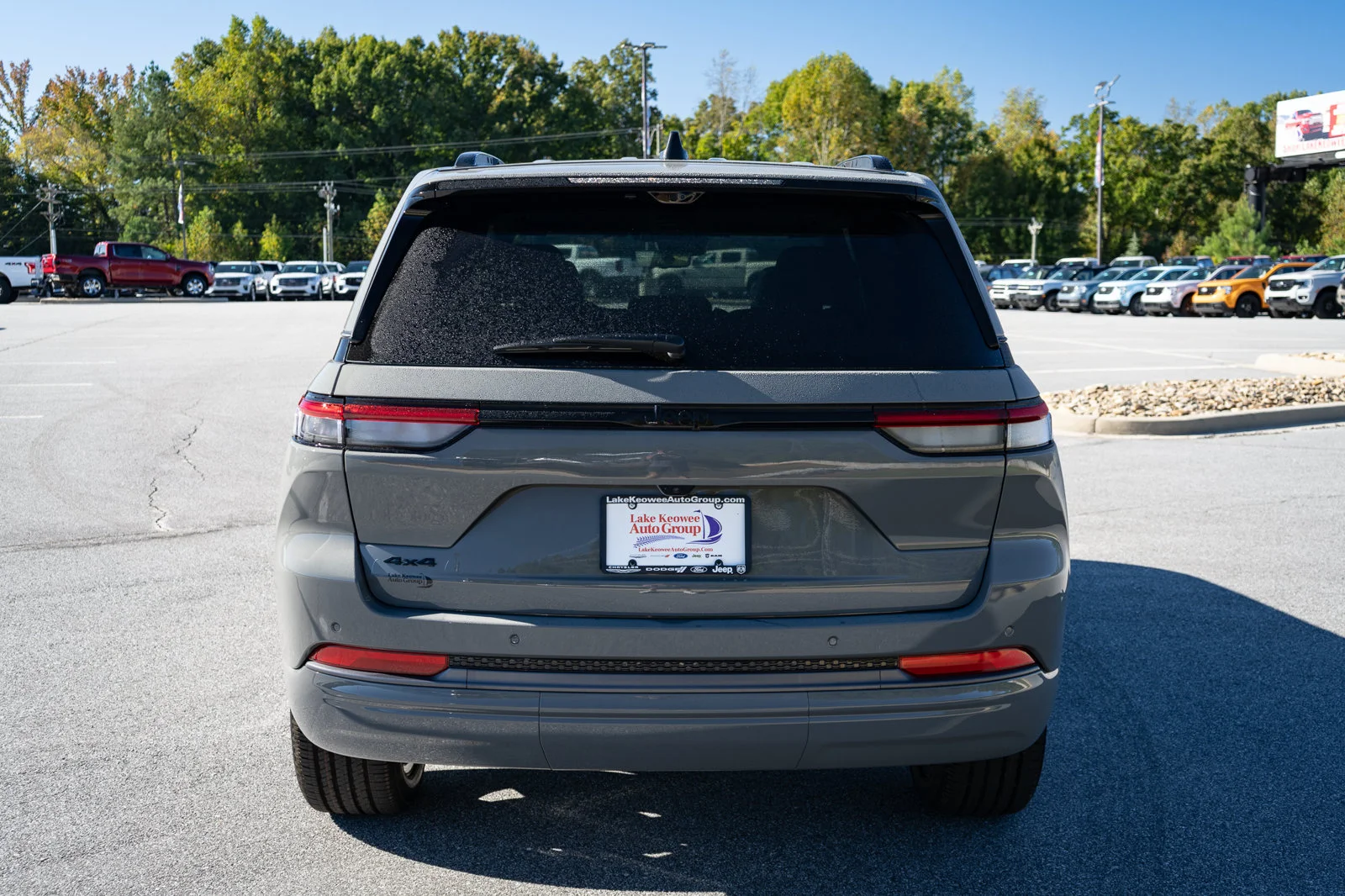 New 2027 Gray Jeep Limited Reserve image 8