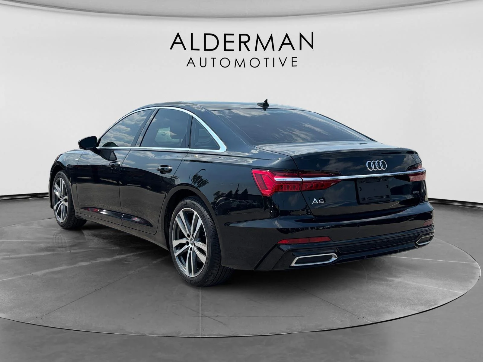 Used 2019 Brilliant Black Audi Premium Plus image 3
