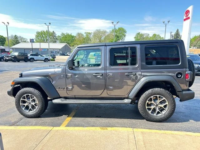 Used 2026 Beige Jeep Sport image 4