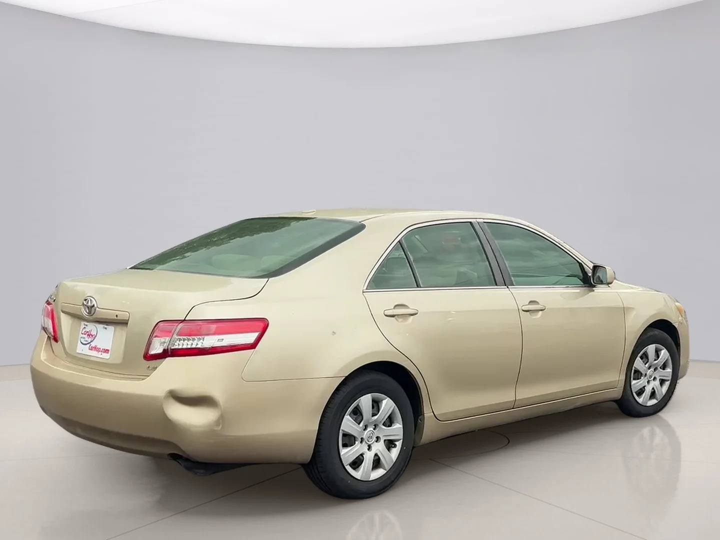 Used 2011 Gold Toyota LE image 5