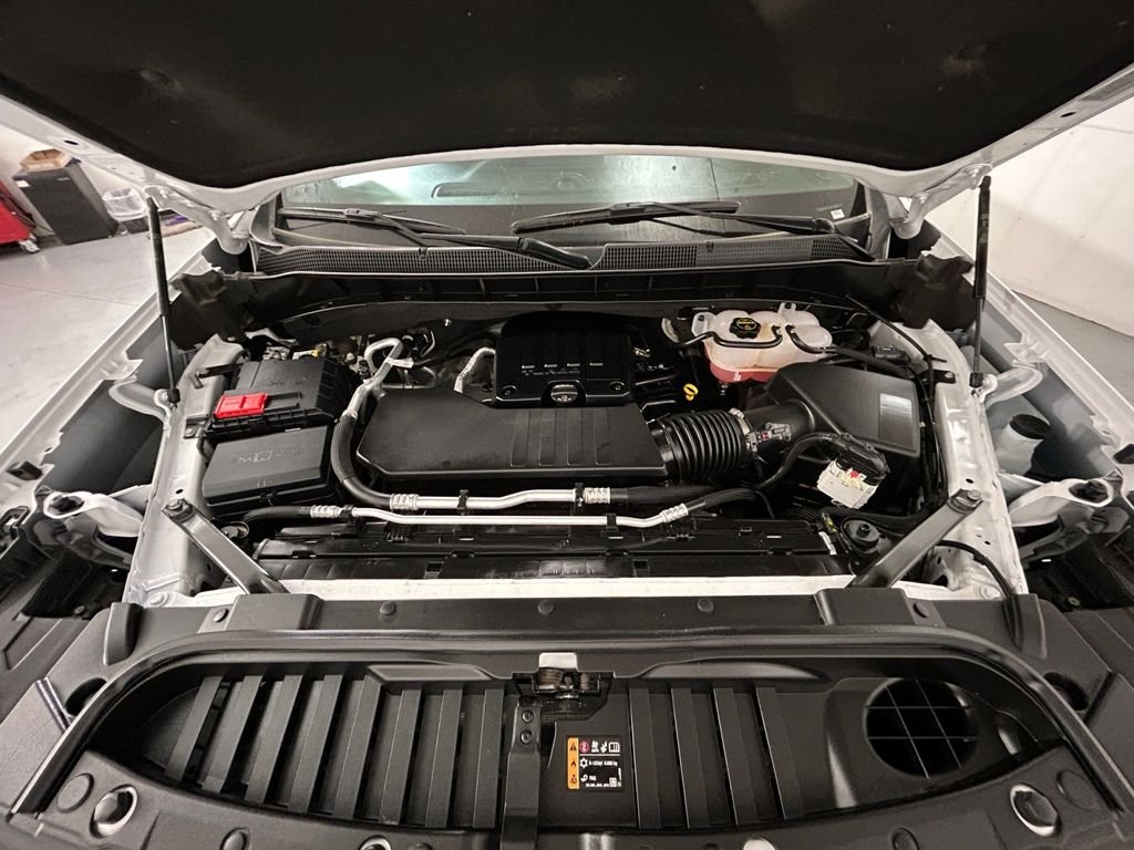 Used 2026 White Chevrolet Custom image 21