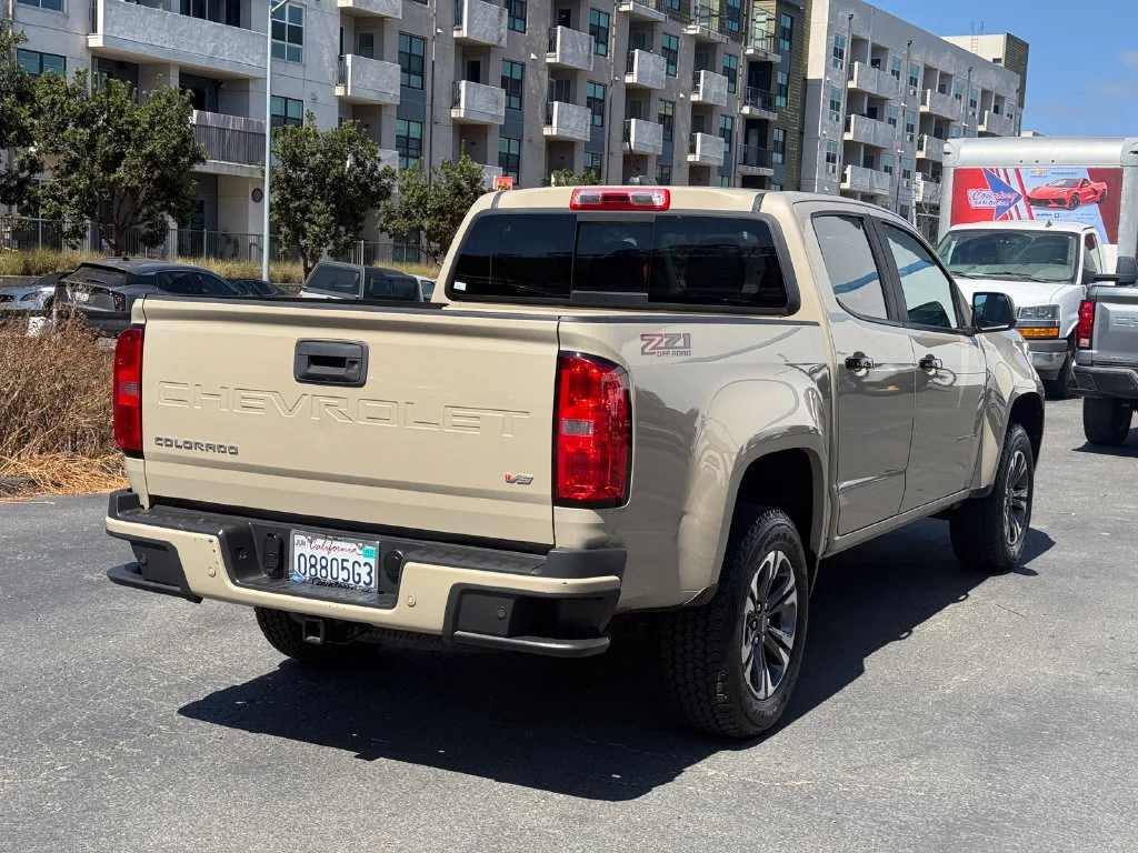 Used 2021 SAND DUNE METALLIC Chevrolet 4WD Z71 image 6