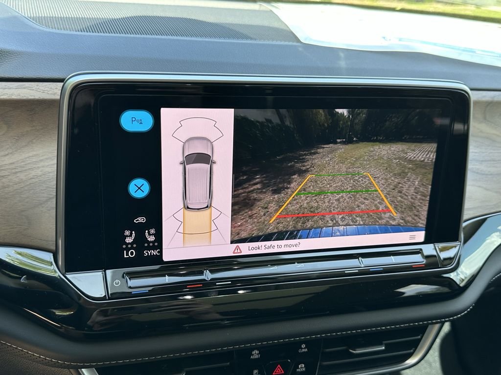 New 2026 Black Volkswagen 2.0T SE w/Technology image 25