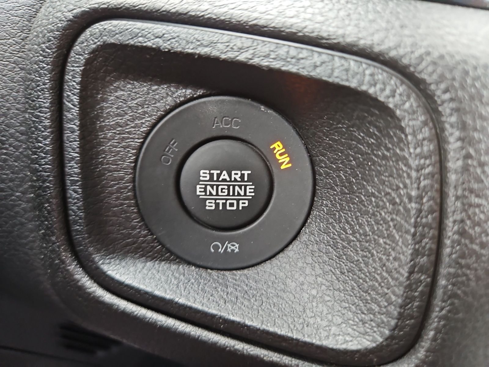 Used 2024 White Jeep Sport S image 29