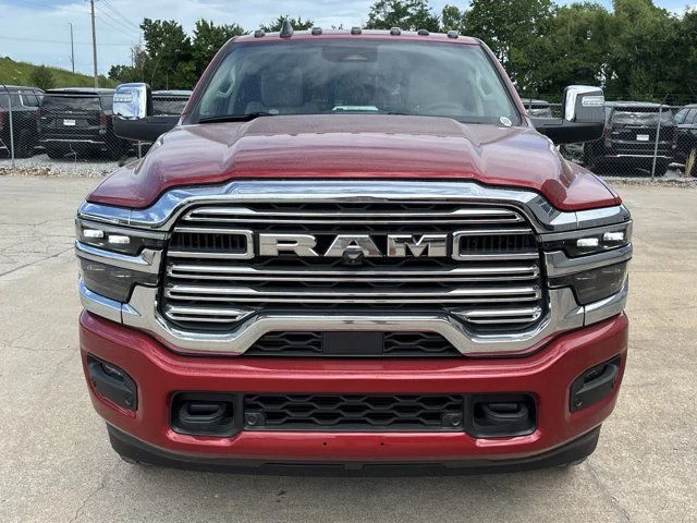 New 2026 Molten Red Pearl-Coat Exterior Paint RAM Laramie image 10