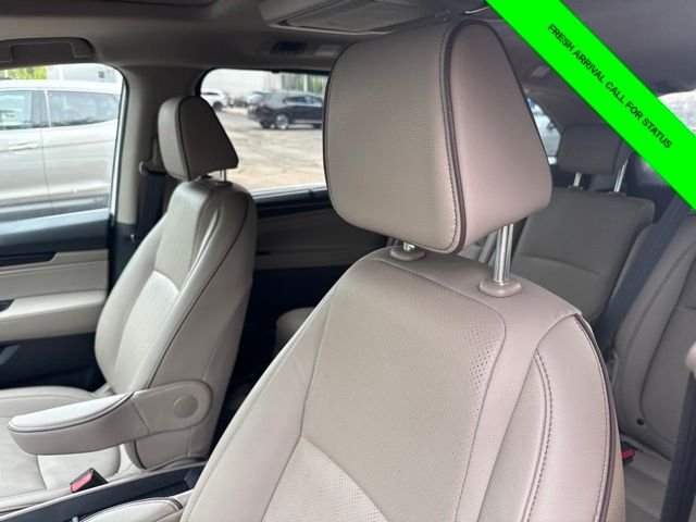 Certified Used 2023 Platinum White Pearl Honda Elite image 18