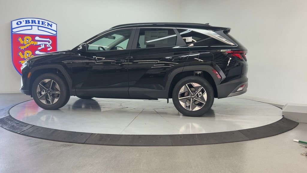 New 2026 Phantom Black Hyundai SEL AWD image 4