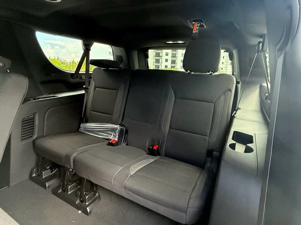 2026 Chevrolet Suburban LS - Photo 9