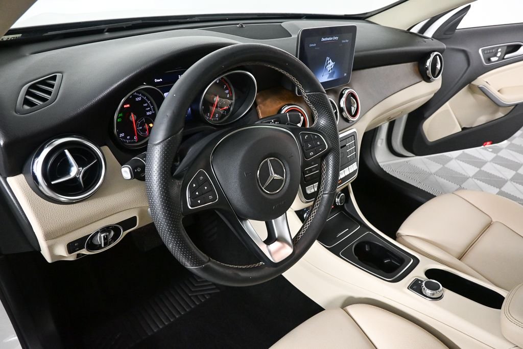 Used 2020 White Mercedes-Benz GLA 250 image 6