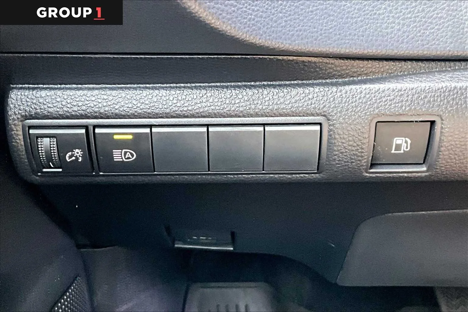 Used 2023 Classic Silver Metallic Toyota Hybrid LE image 33