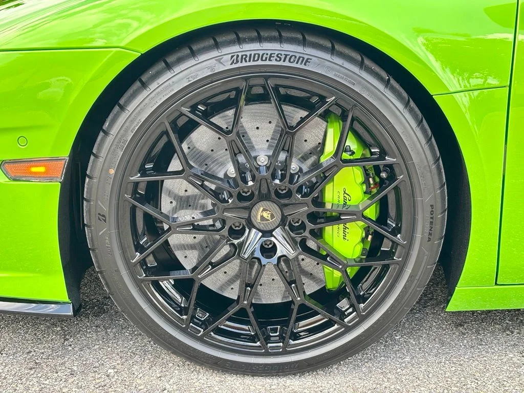 Used 2026 Verde Selvans Metallic Lamborghini  image 15