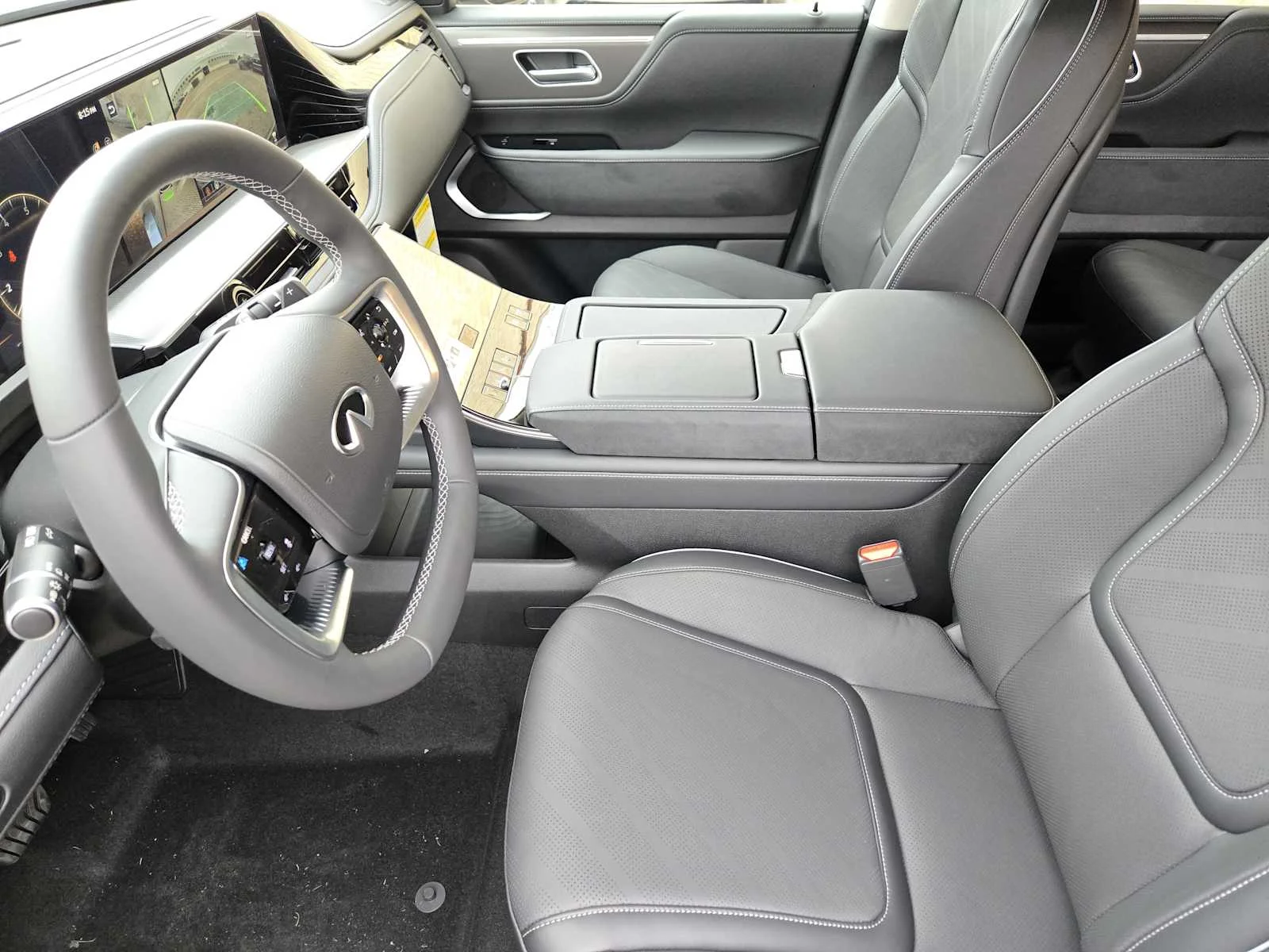 New 2026 BLACK OBSIDIAN INFINITI Luxe 2WD image 8