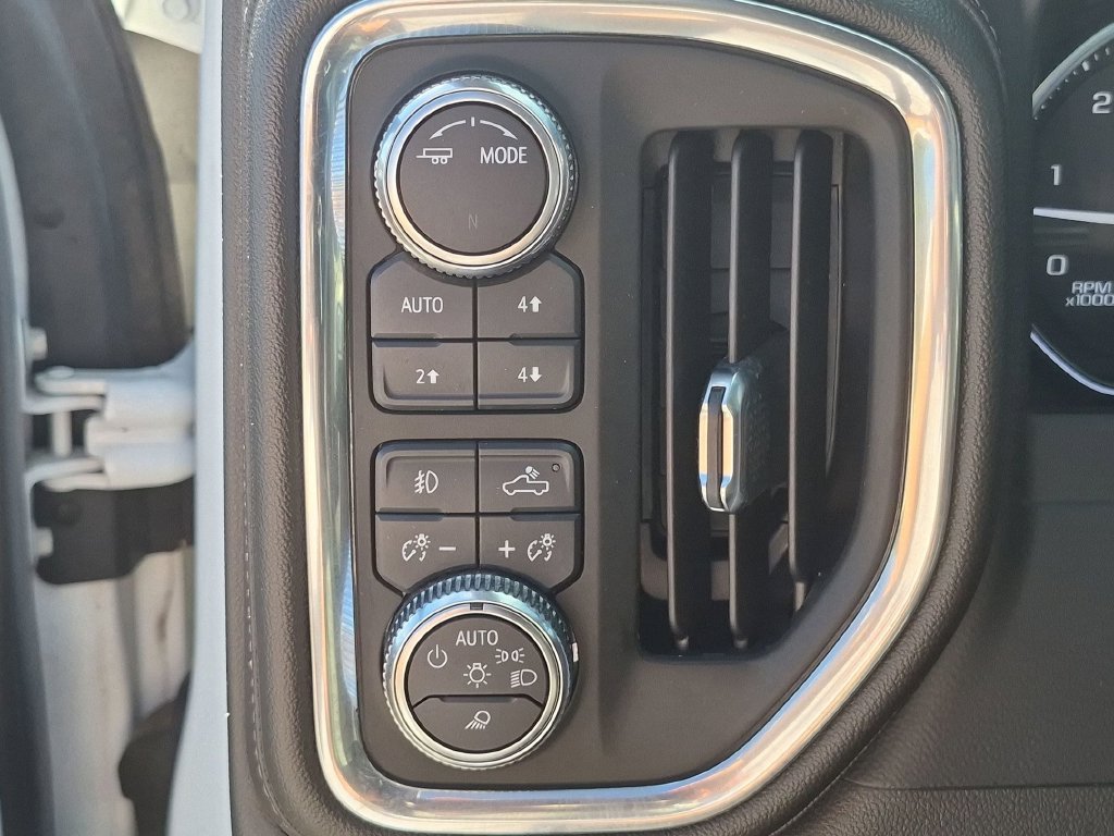 Used 2021 White GMC SLT image 19