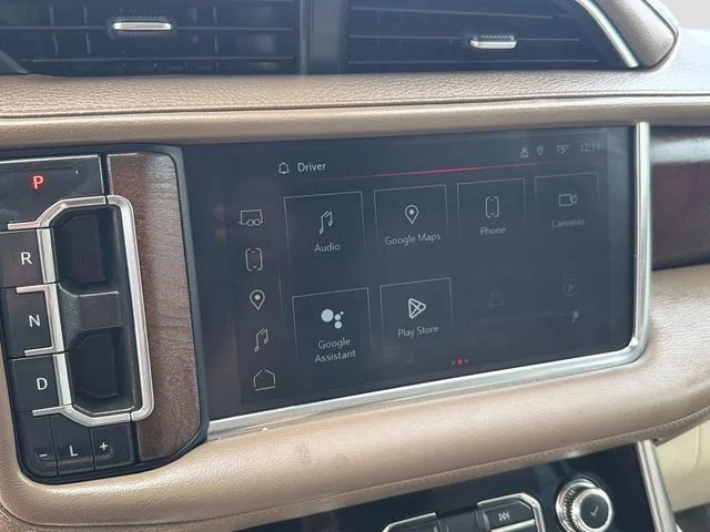 Used 2022 White GMC Denali image 25