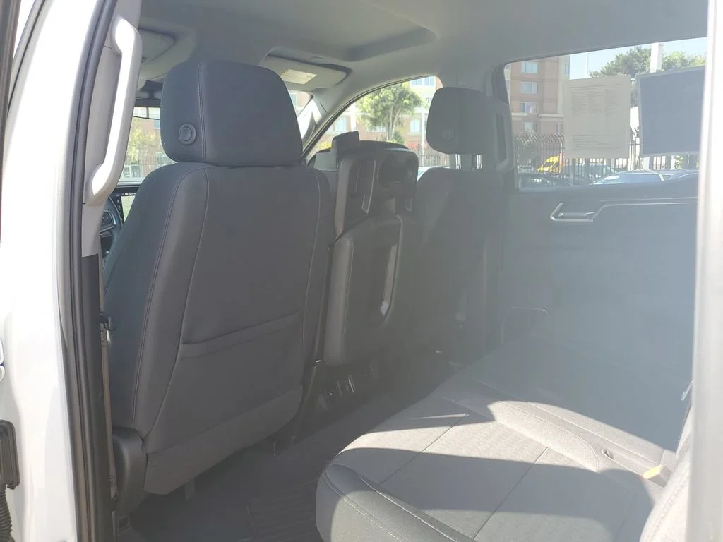 Used 2026 Summit White Chevrolet LT image 15
