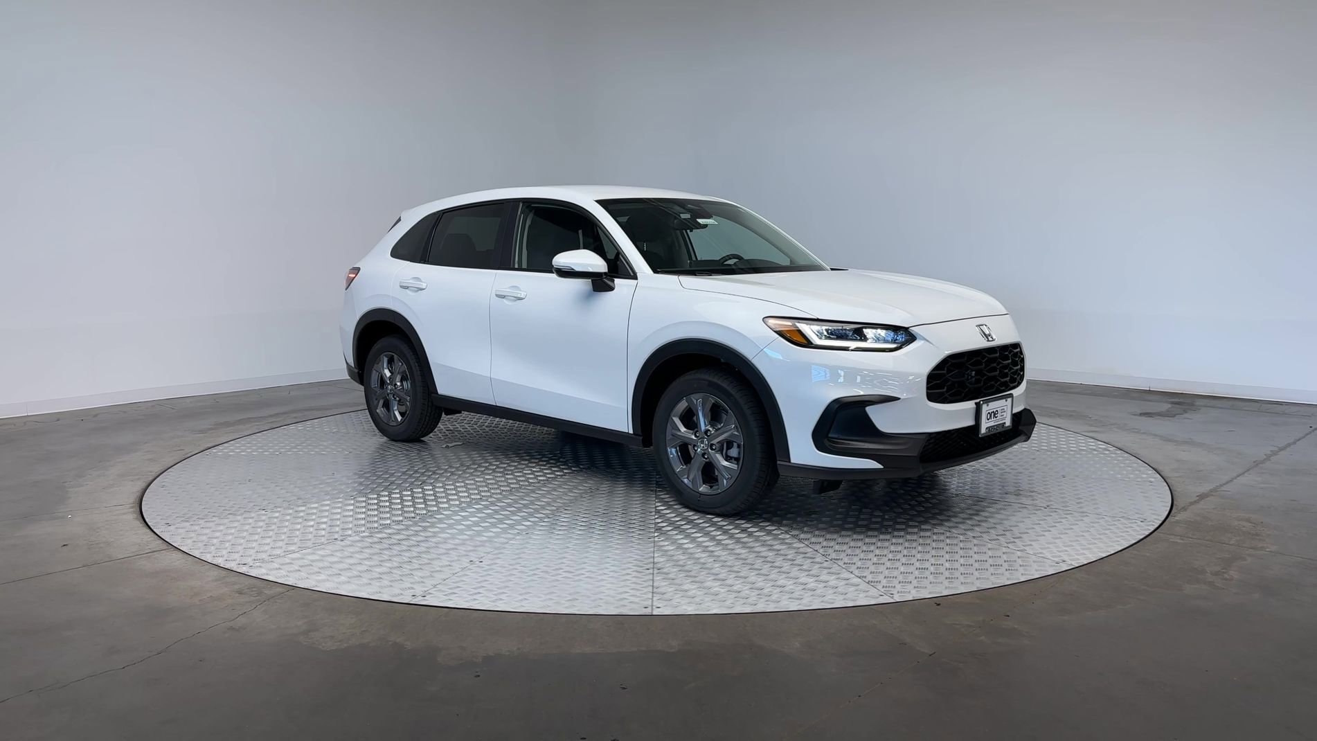 Used 2026 Platinum White Pearl Honda LX image 2