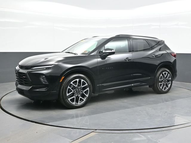 Used 2025 Black Chevrolet RS image 5