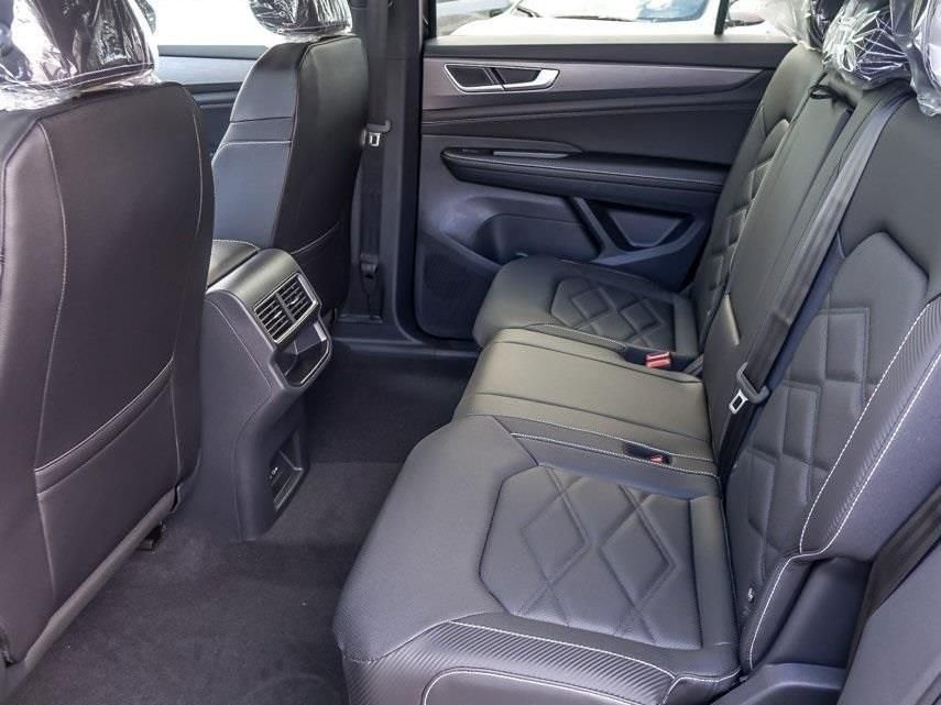 New 2026 Deep Black Pearl Volkswagen 2.0T SE image 11