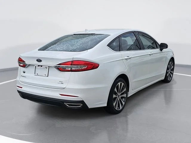 Used 2020 White Ford SE image 3