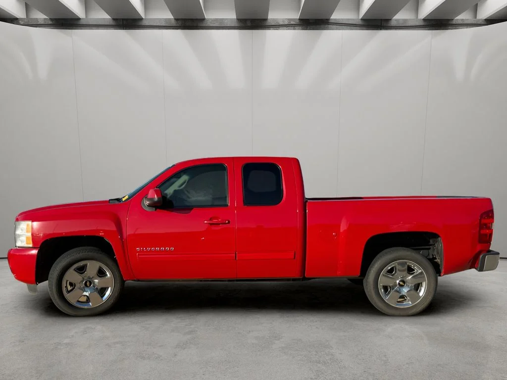 Used 2011 Victory Red Chevrolet LTZ image 2