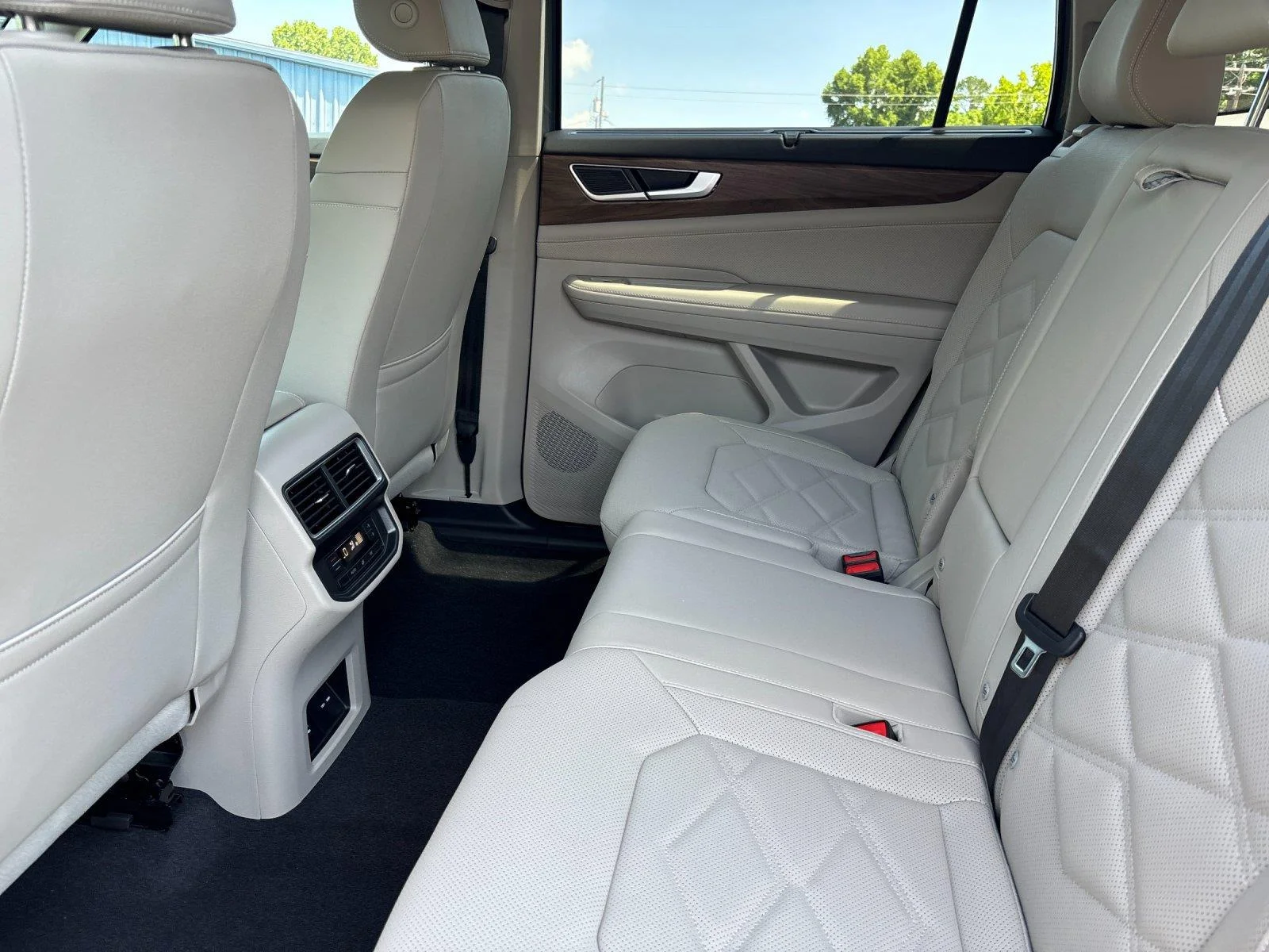 New 2026 Pure Gray Volkswagen 2.0T SE w/Technology image 32
