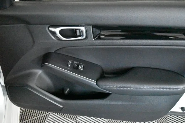 Used 2023  Honda Touring image 39