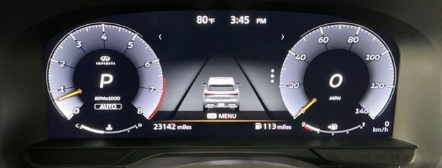Used 2023 White INFINITI LUXE image 16