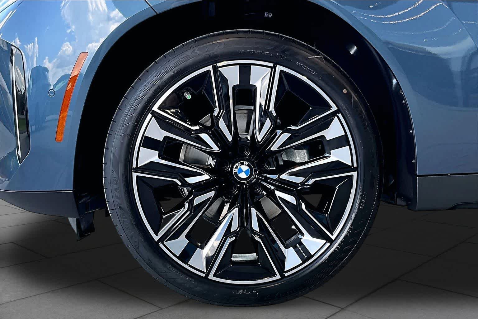 New 2026 Arctic Race Blue Metallic BMW 30 xDrive image 11