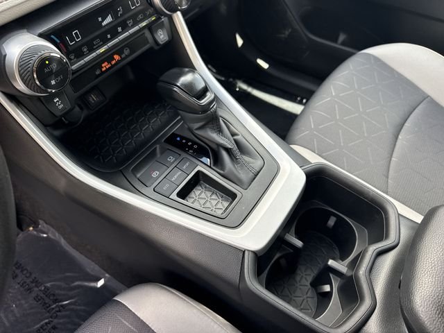 2024 Toyota RAV4 XLE - Photo 21